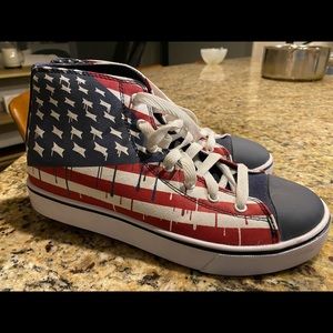 Like new American Flag Heelys